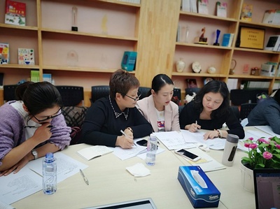 躍然圖上 攜手十余校舉辦幼小銜接家庭教育研討會(huì)，為家長(zhǎng)提供專(zhuān)業(yè)咨詢(xún)服務(wù)